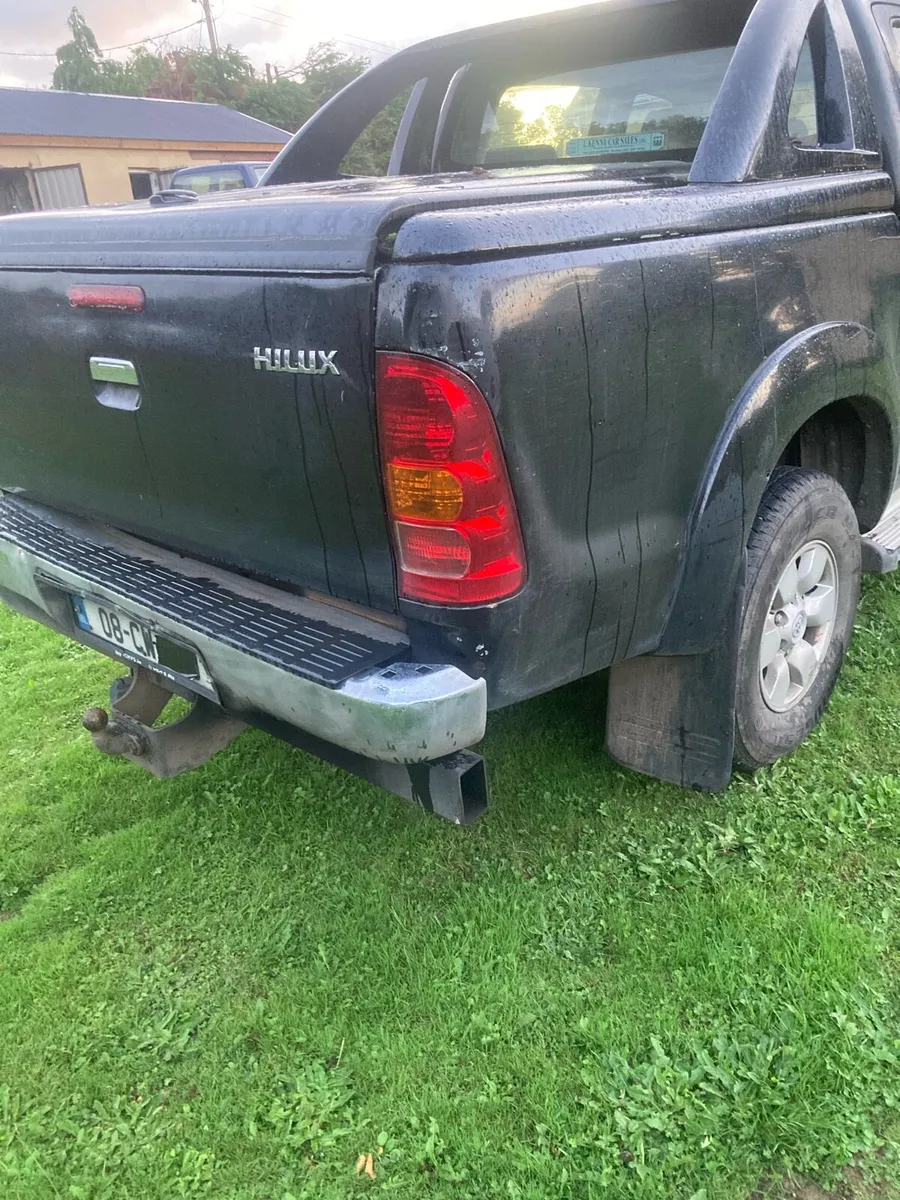 Toyota hilux - Image 3