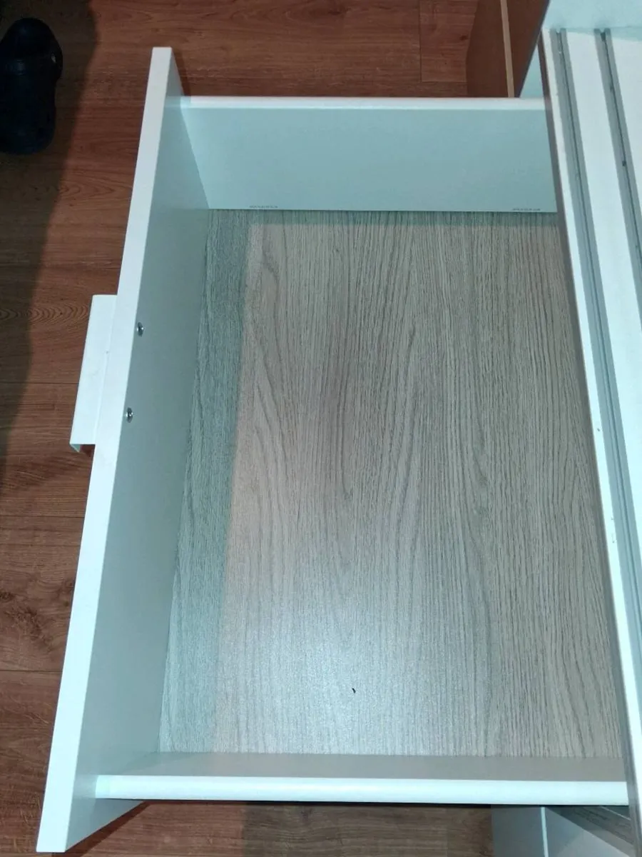 Tyrsil Wardrobe - Image 3