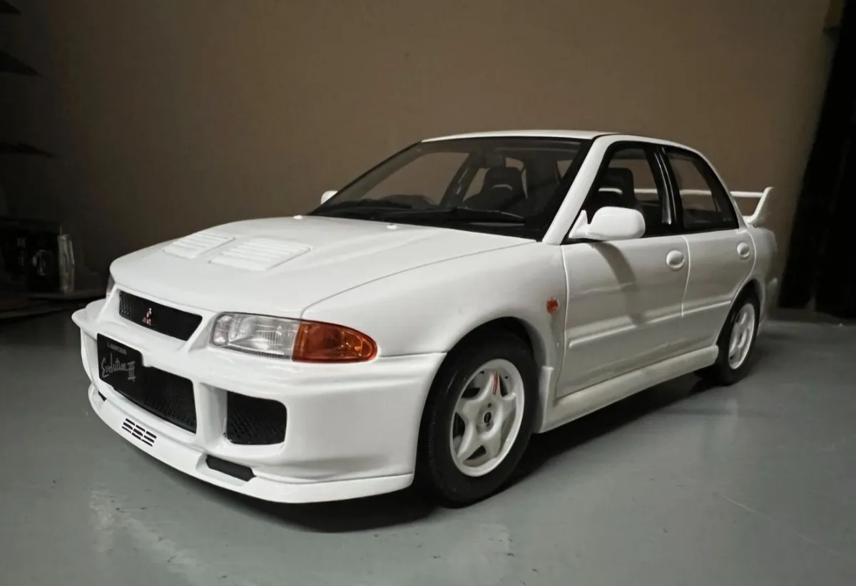 Mitsubishi Lancer Evo 3 1995 - Otto - 1/18 - NEW - Image 1