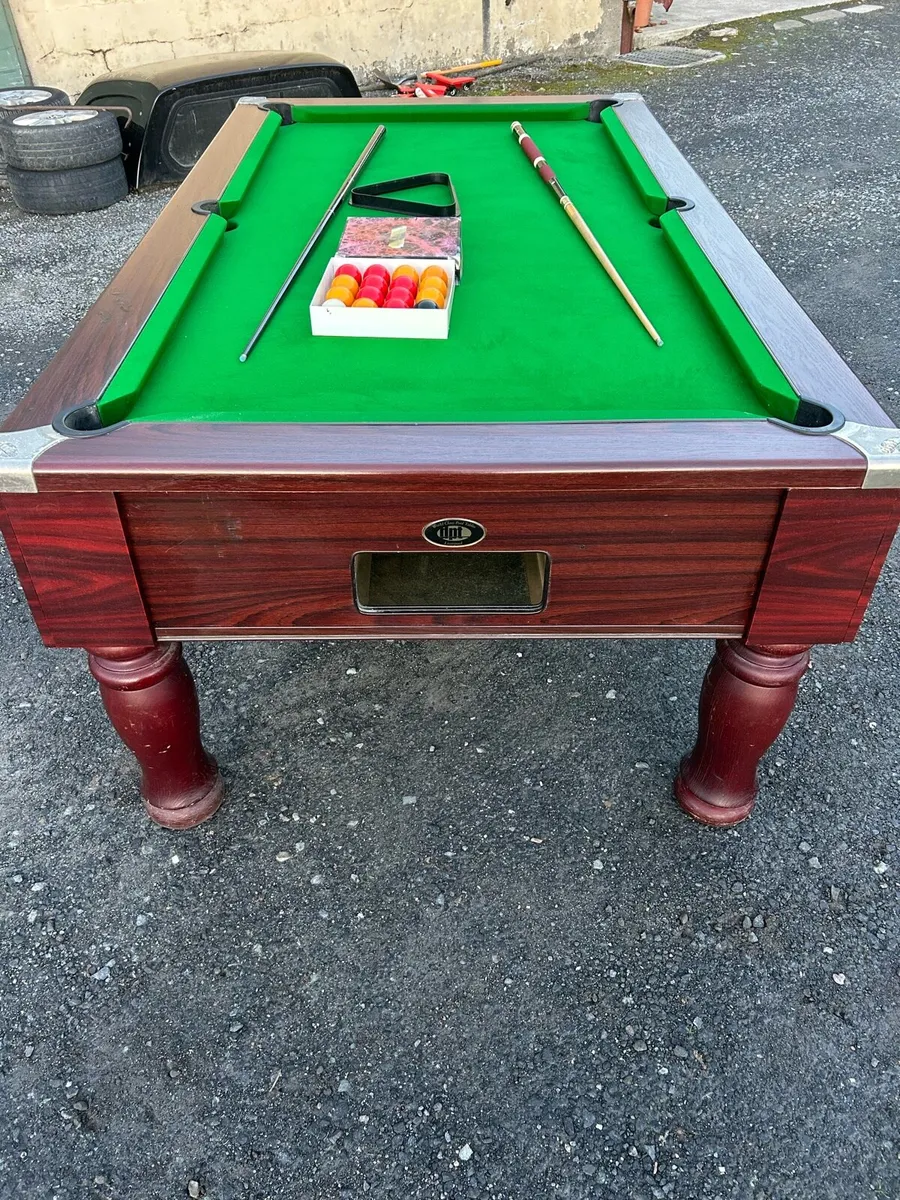Pool table - Image 2