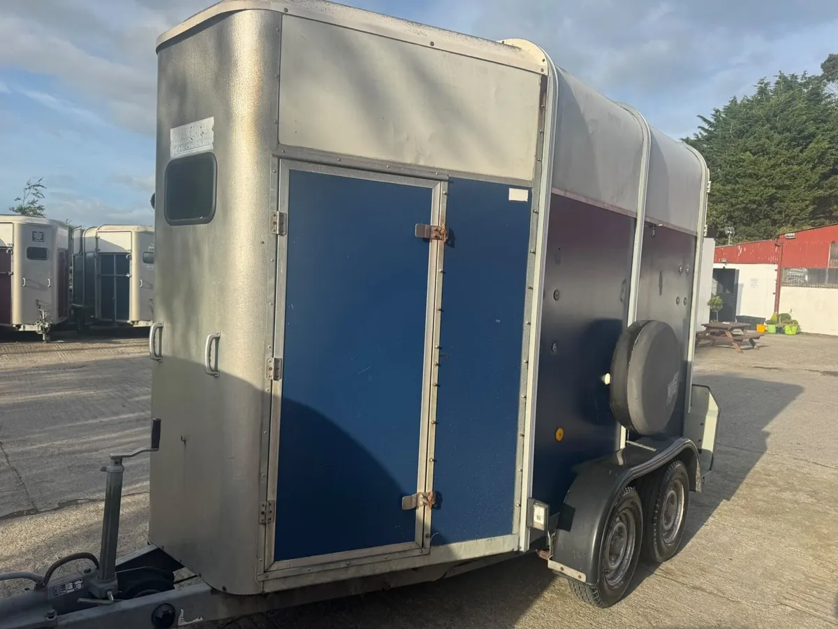 Ifor Williams 505 Horsebox - Image 1