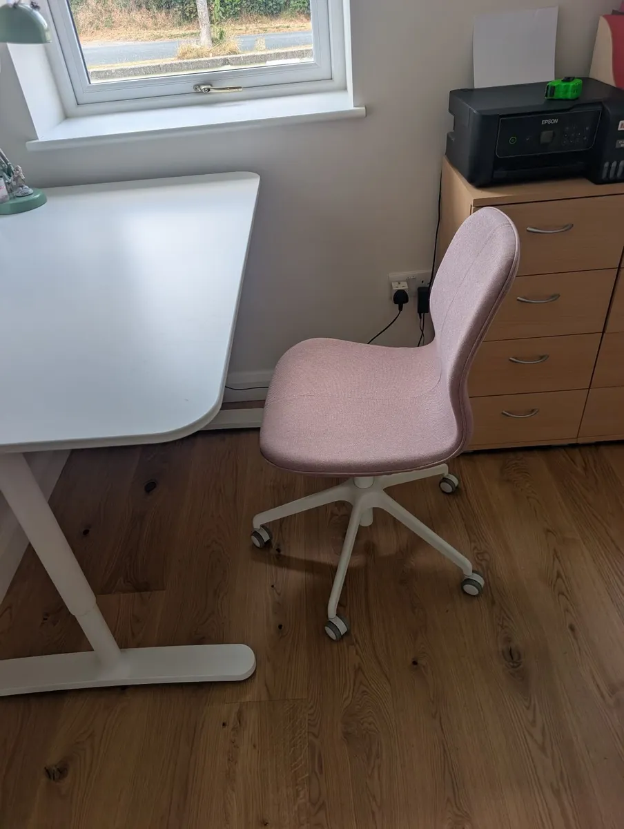 Desk - Image 3