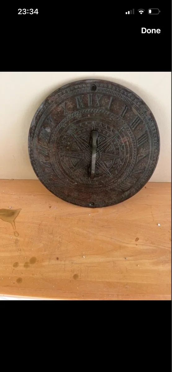 Sun dial - Image 1