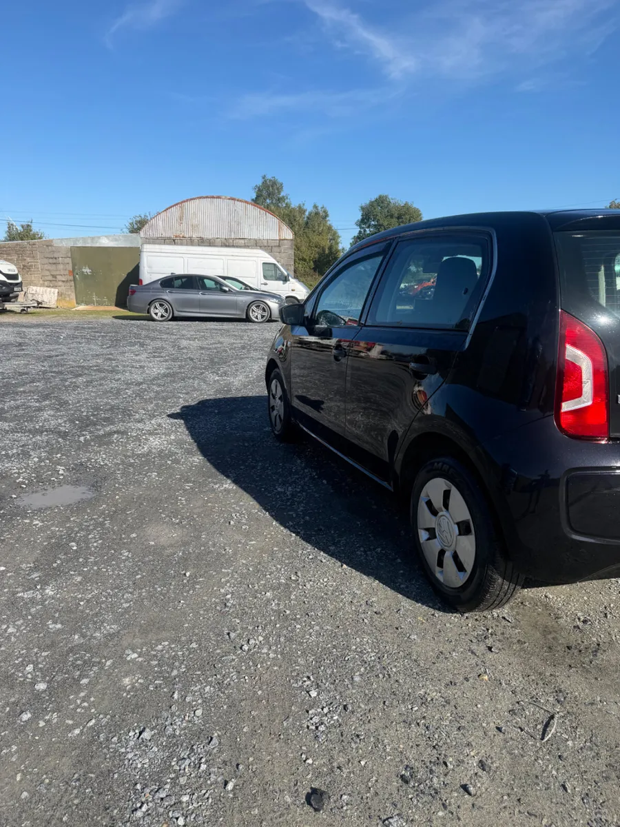 2017 Volkswagen up - Image 4