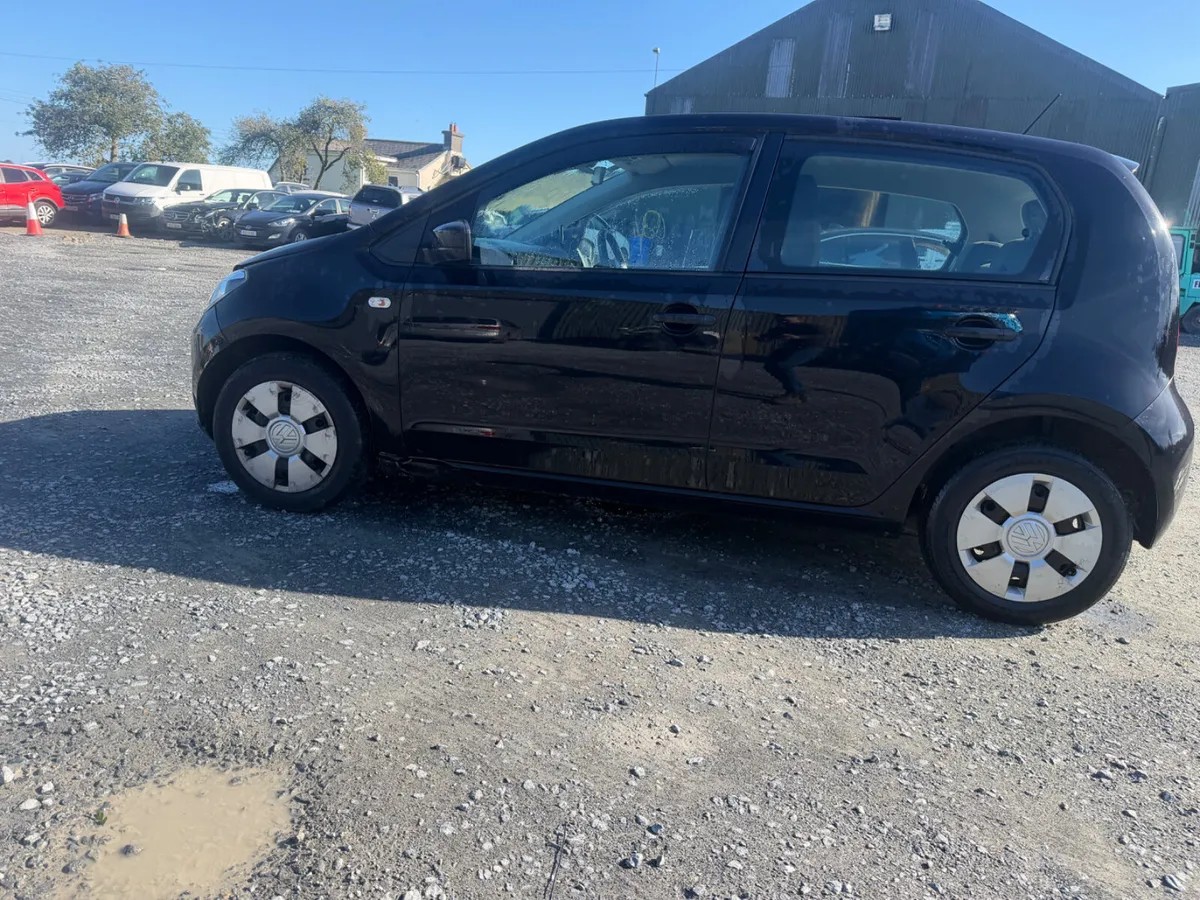 2017 Volkswagen up - Image 3