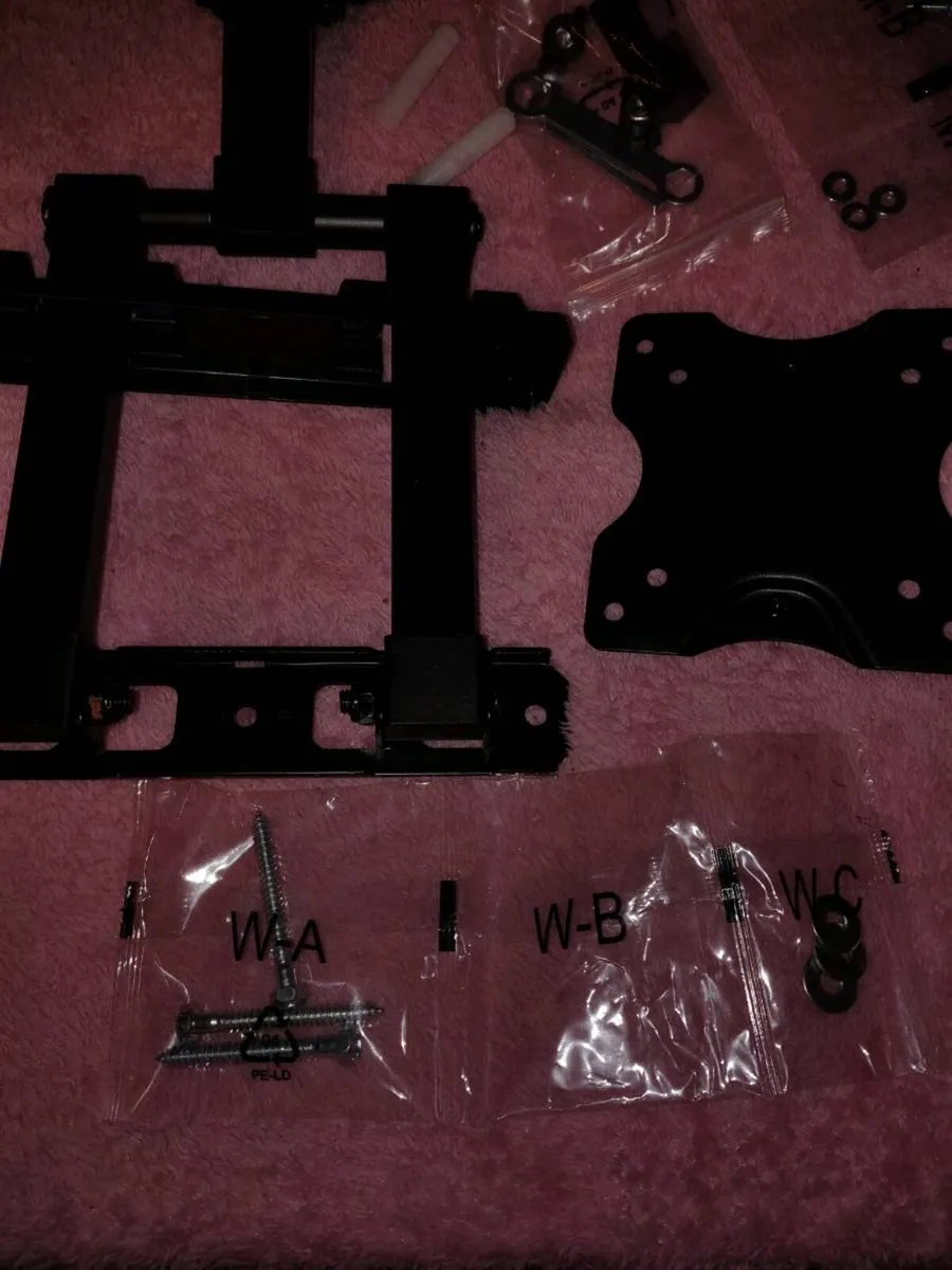 Full motion TV wall bracket - Image 4