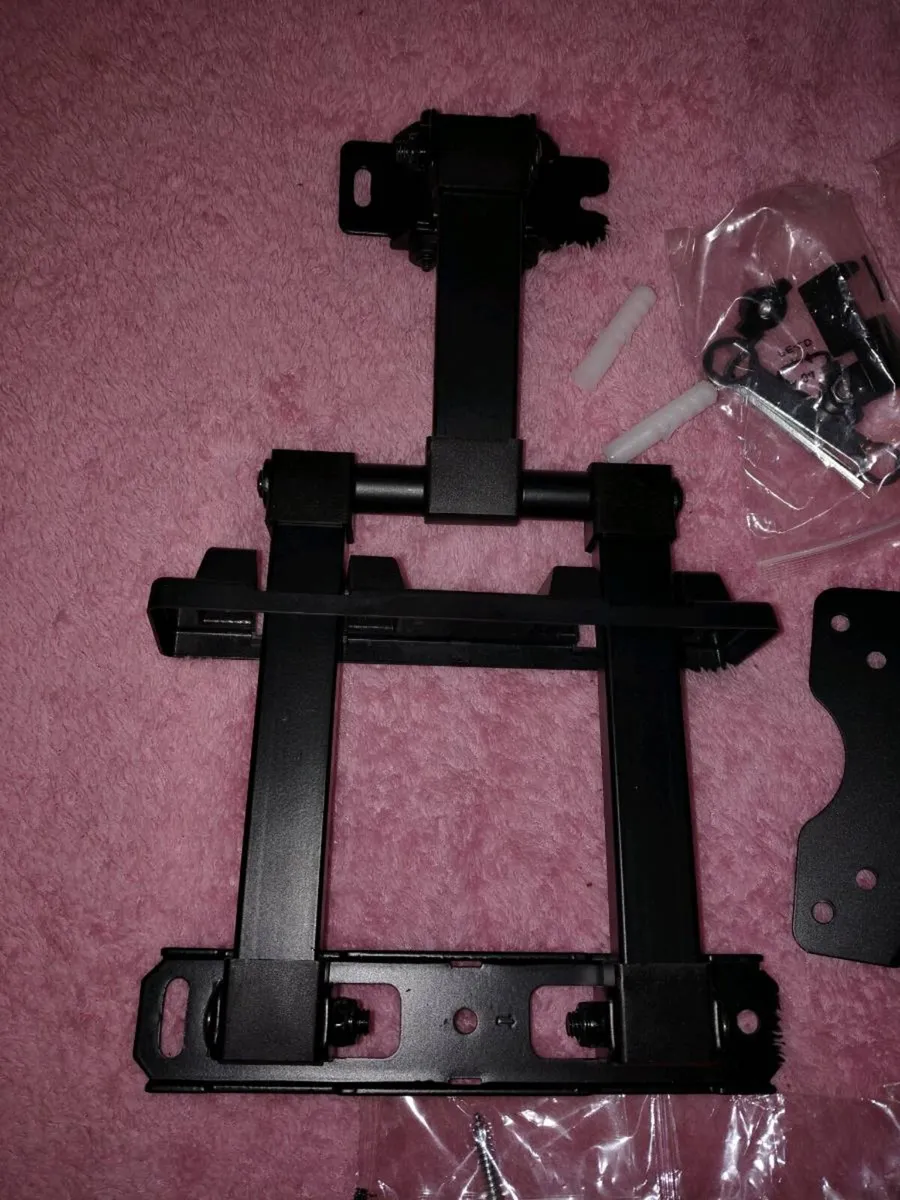 Full motion TV wall bracket - Image 2