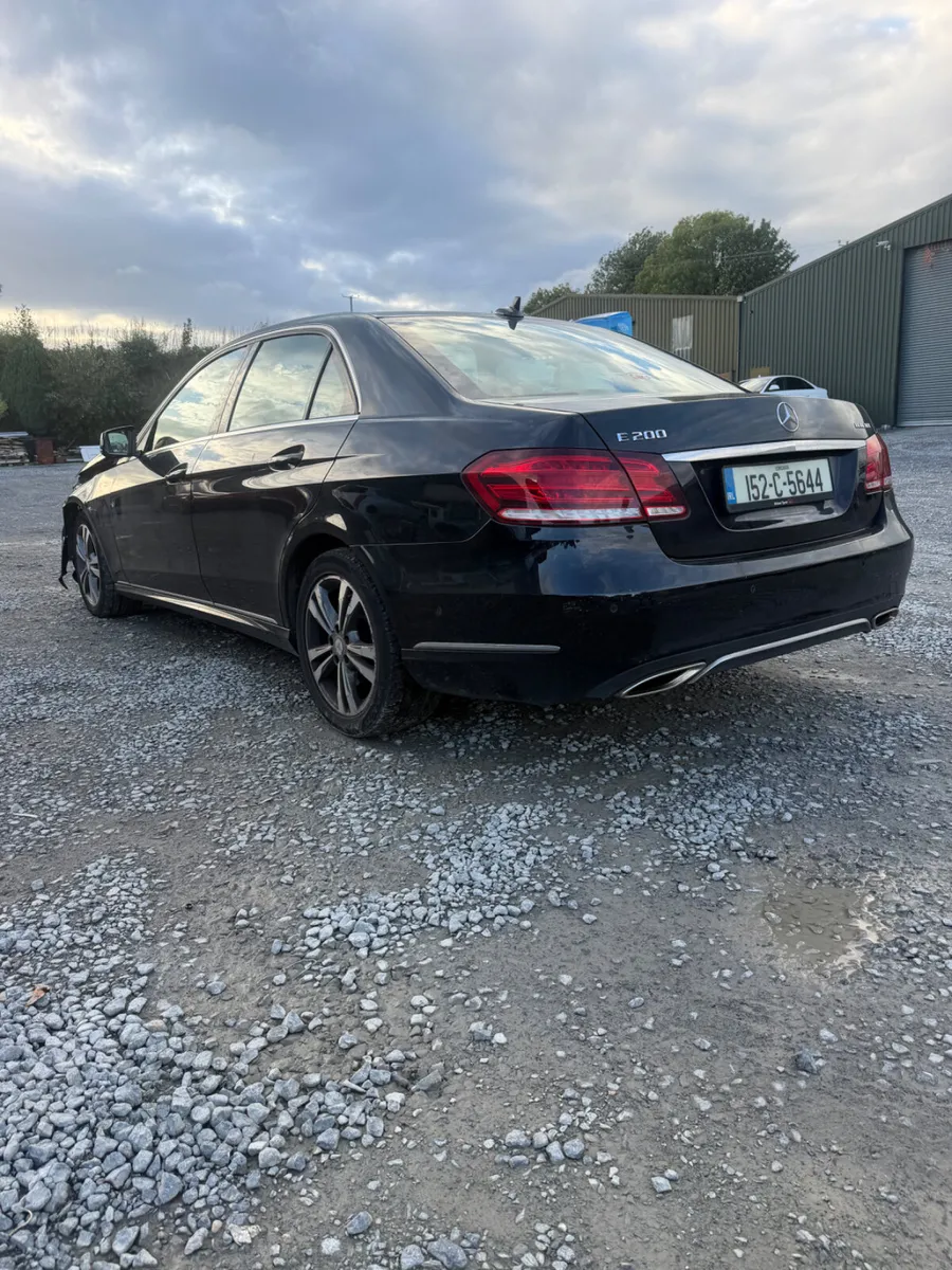 2015 Mercedes - Image 4