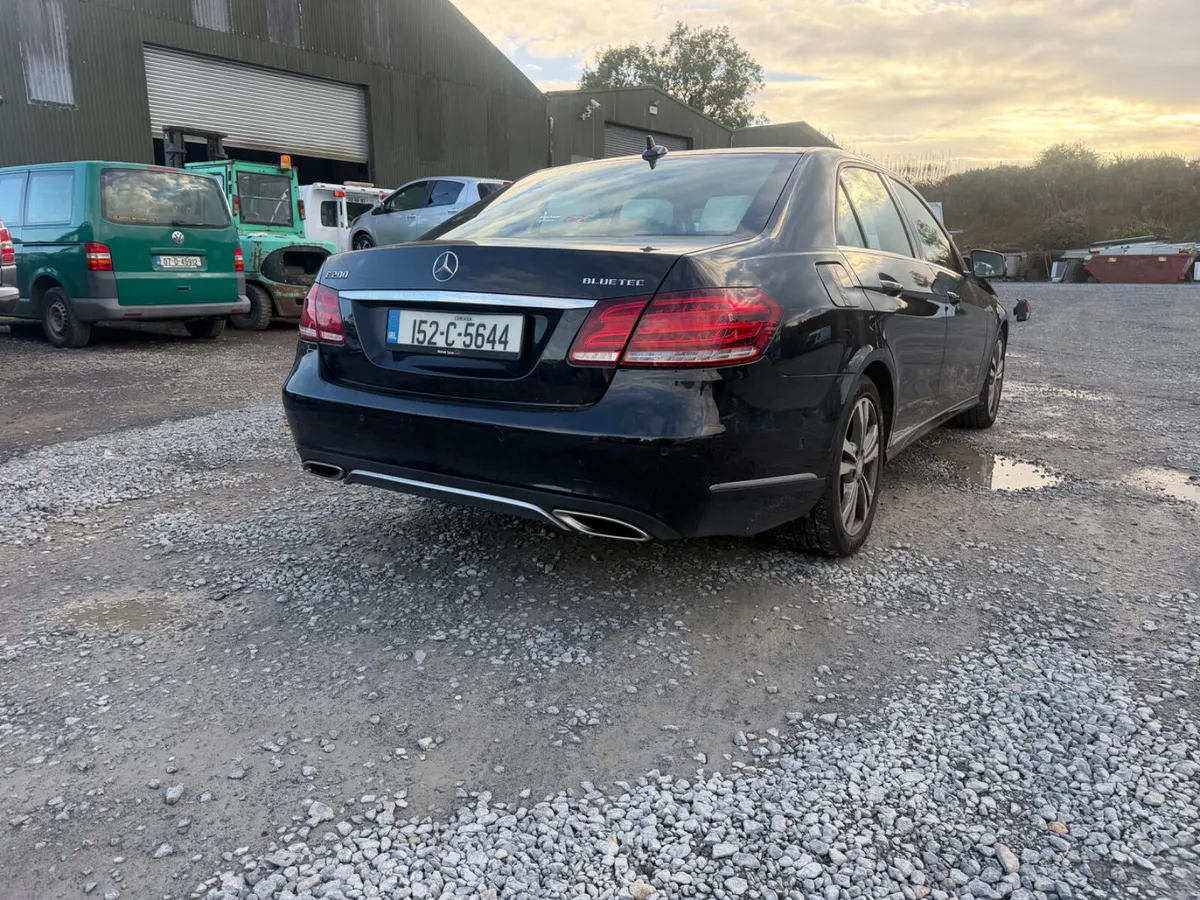 2015 Mercedes - Image 3