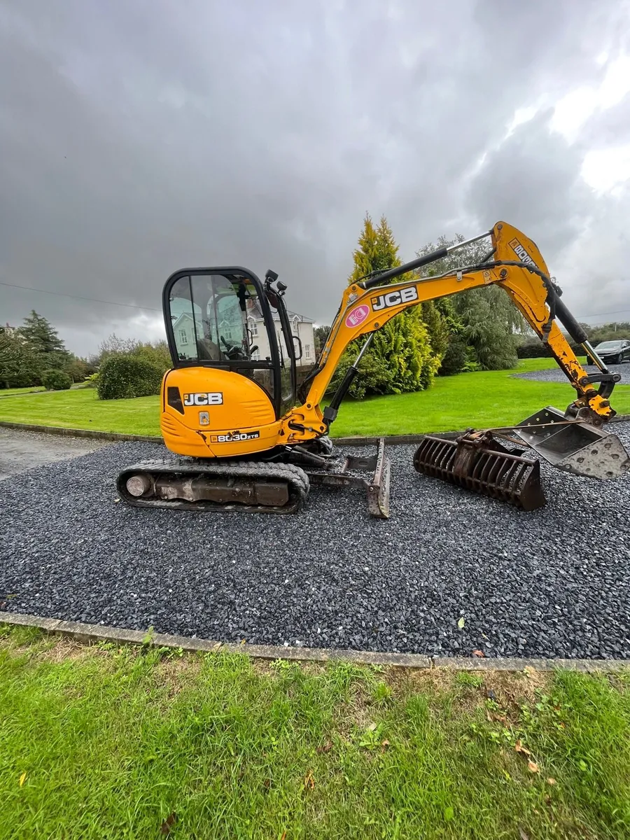 2015 3.2 ton Jcb digger braker 4 buckets andrake - Image 3