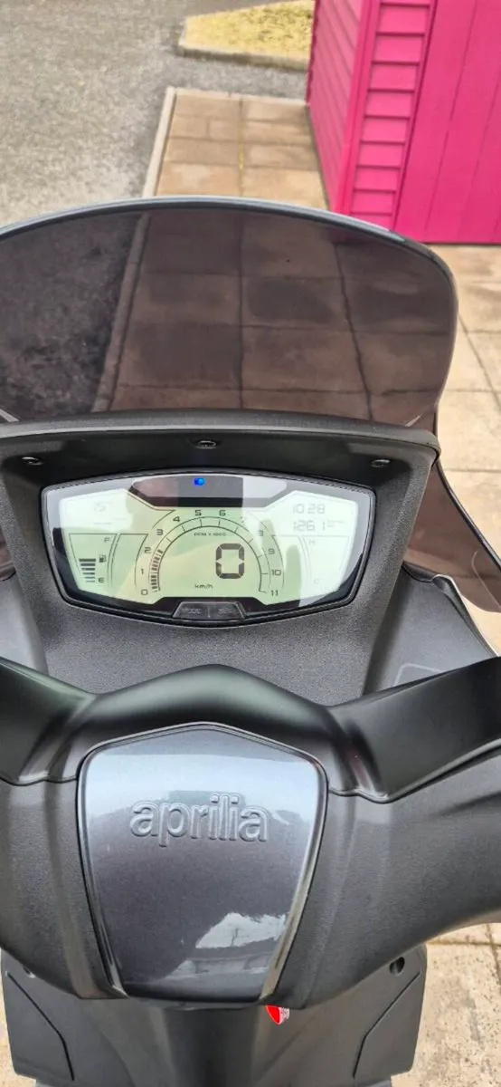 50cc Aprilla Scooter SXR - Image 3