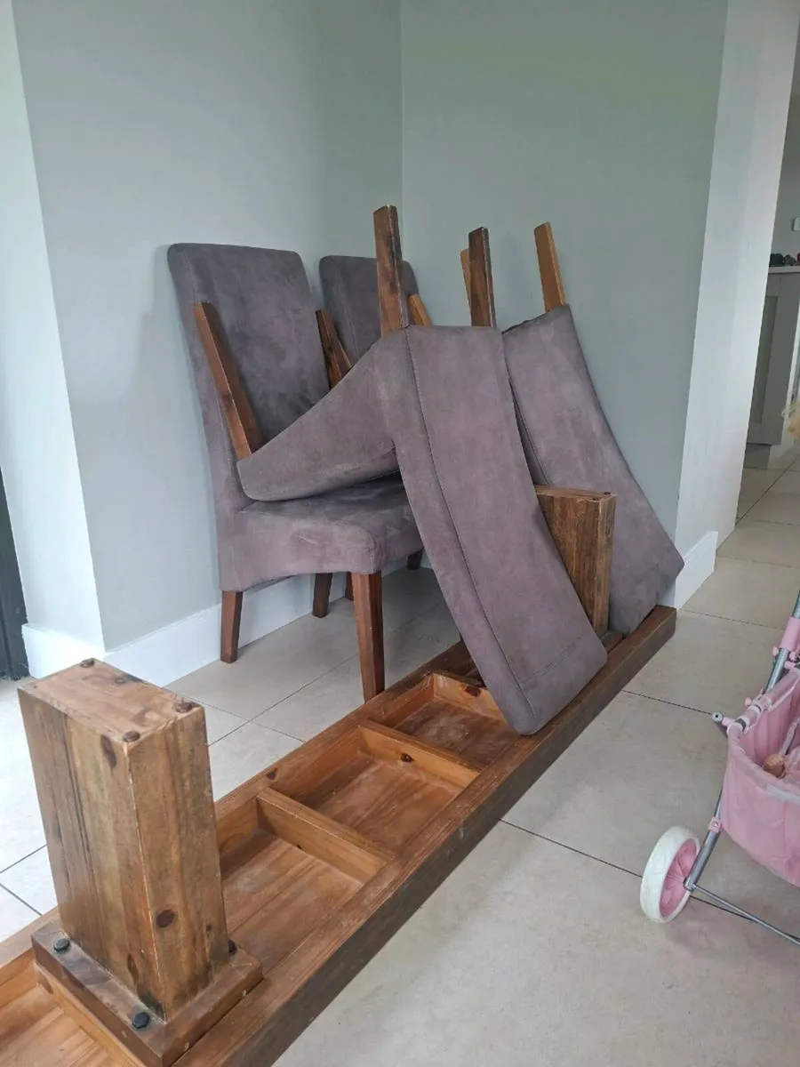 4 dining chairs - Image 1