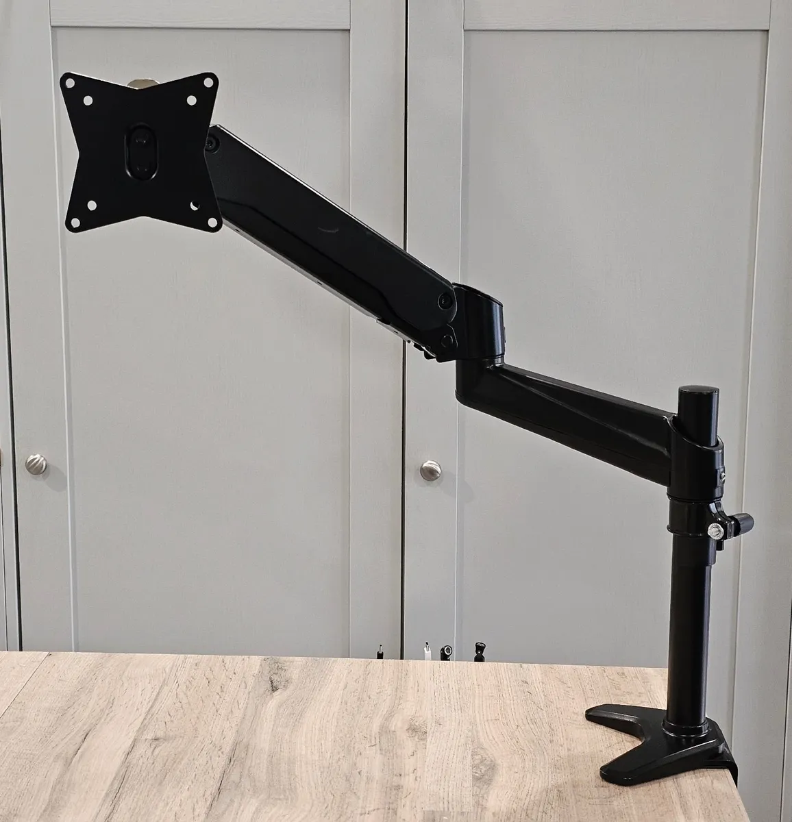 monitor arm - Image 1