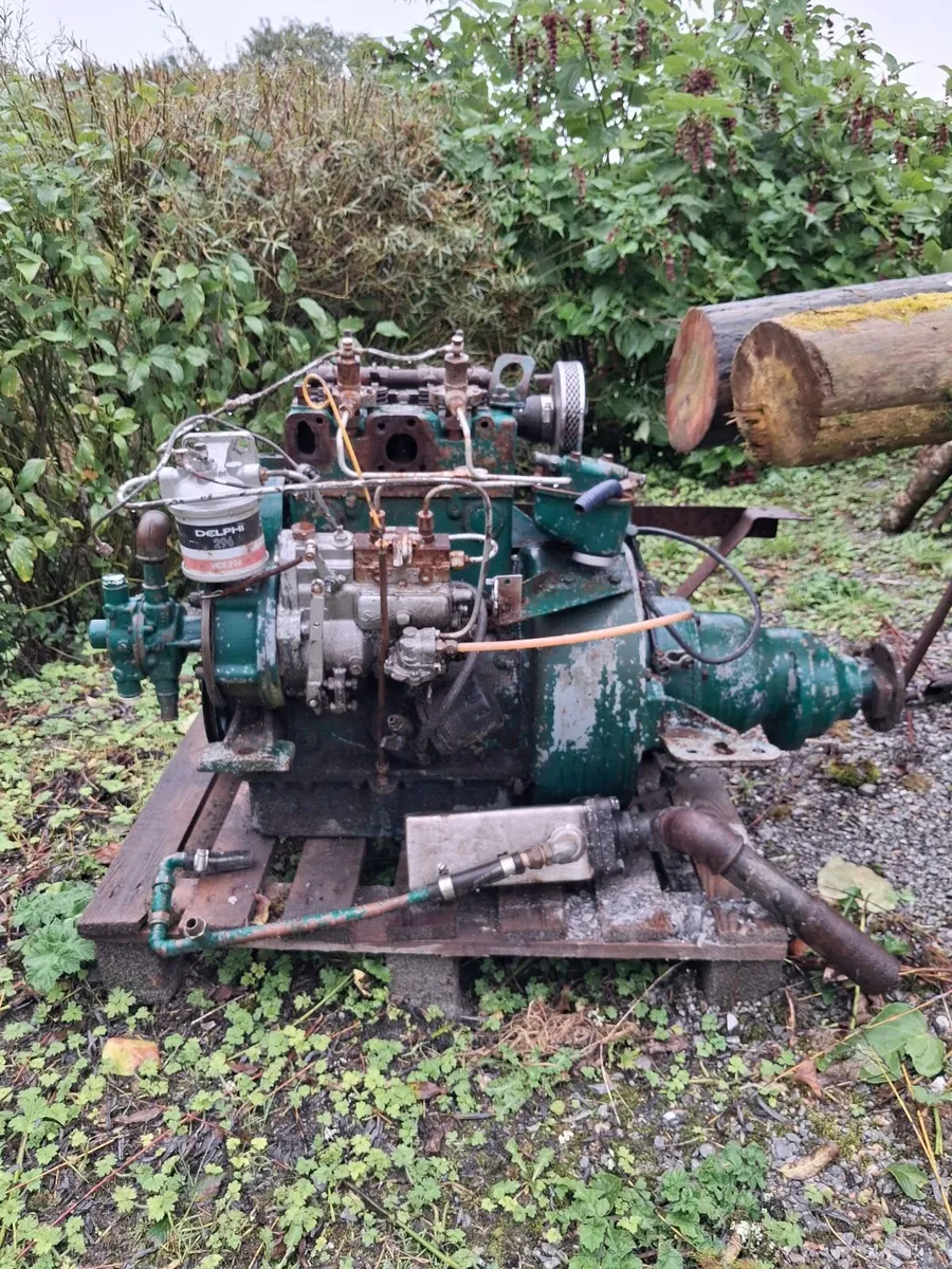 Boat engine - Image 2