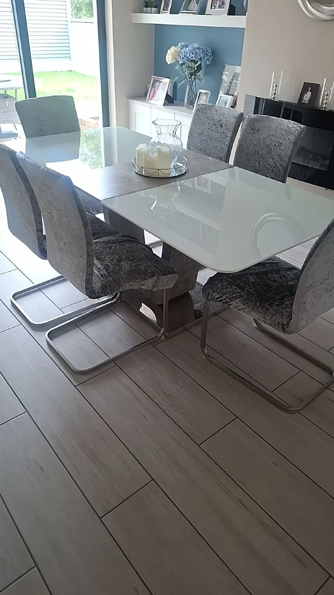 Dining room table and chairs - Image 2