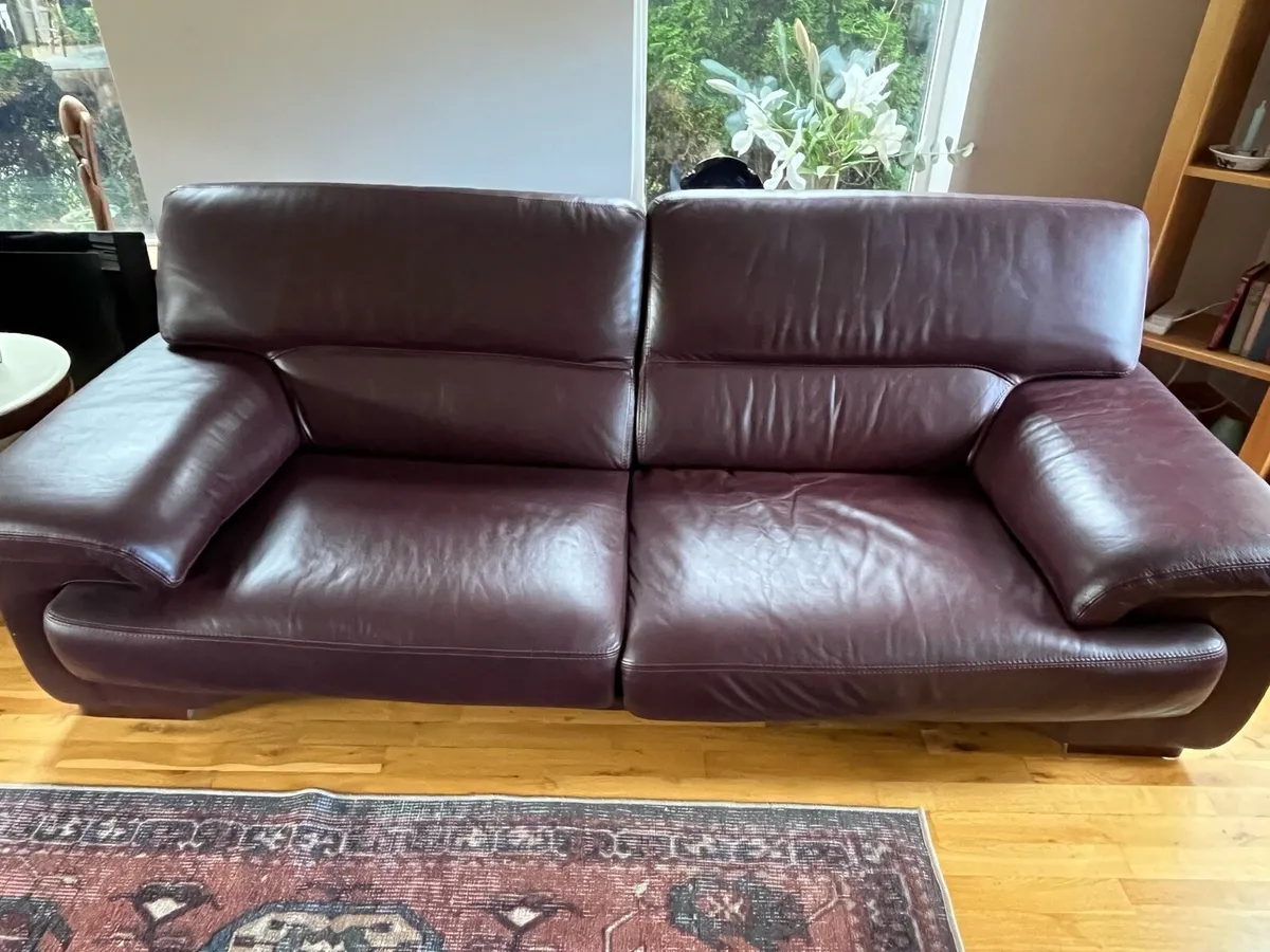 Casey’s Couches - Image 4