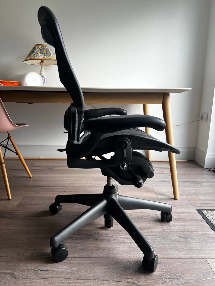 Herman Miller Aeron Chair size B - Image 2