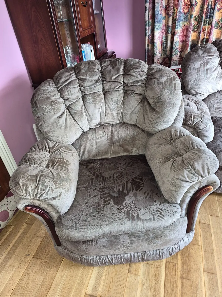 Couch and chairs - Image 1