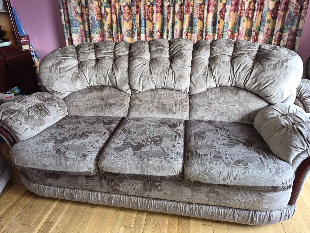 Couch and chairs - Image 3