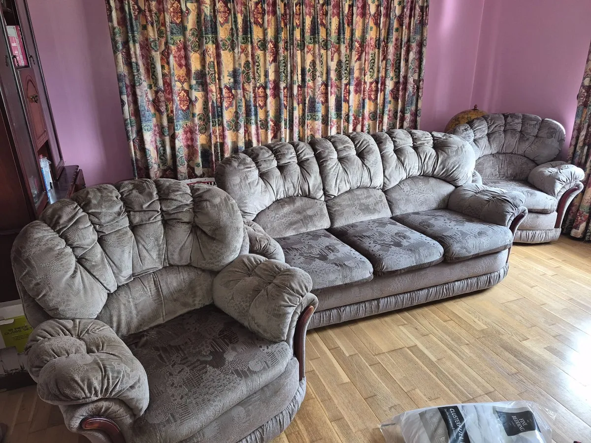 Couch and chairs - Image 2