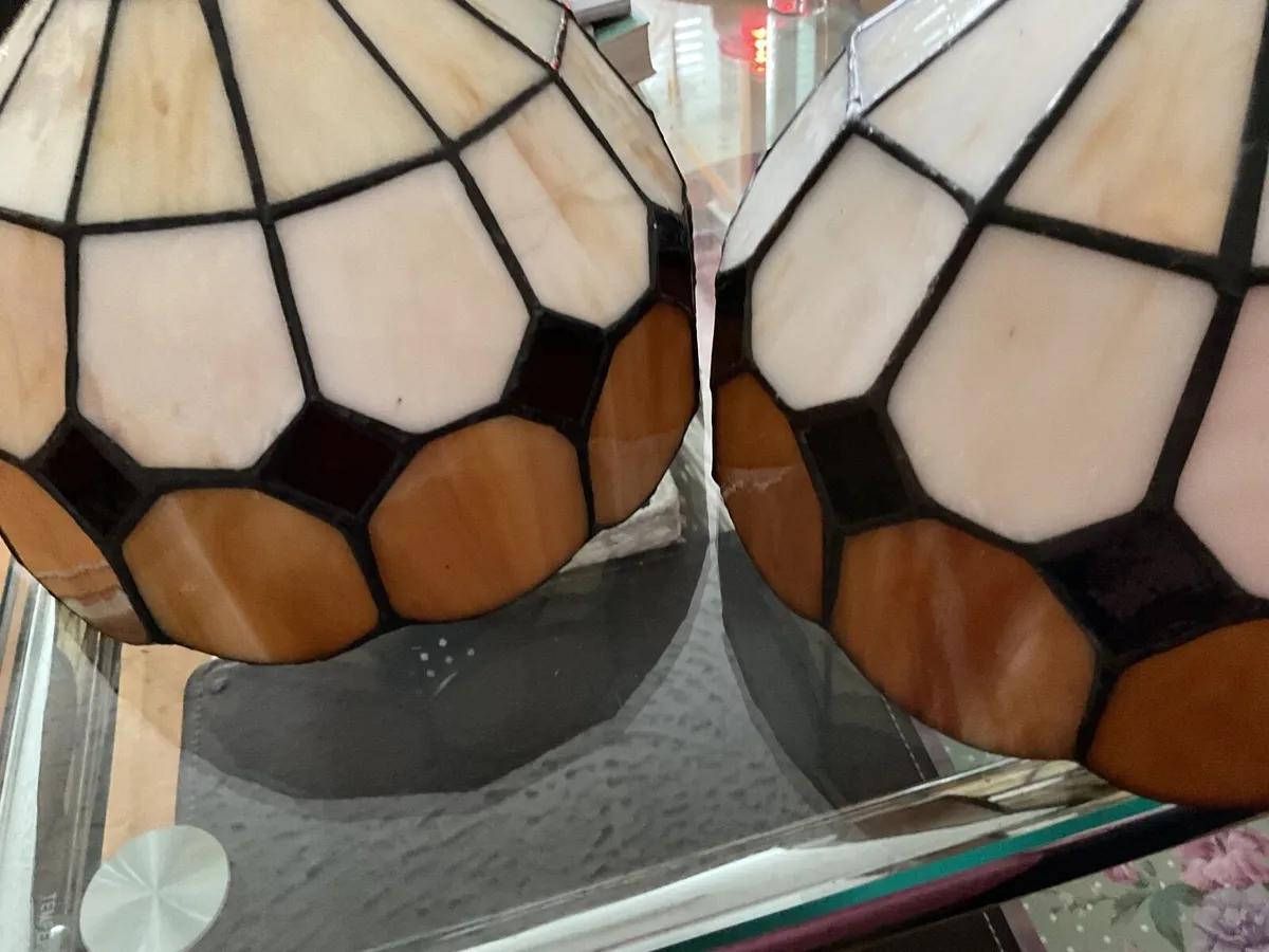 Pair of small Tiffany style light shades - Image 1