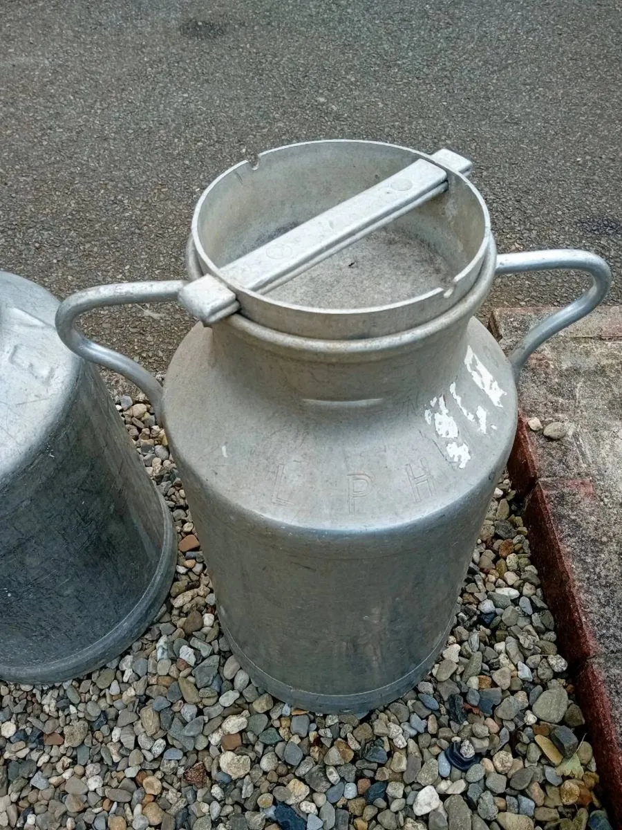 CHURNS - Image 2