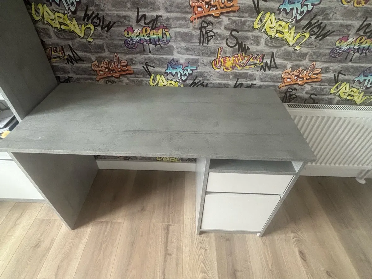 Desk - Image 2