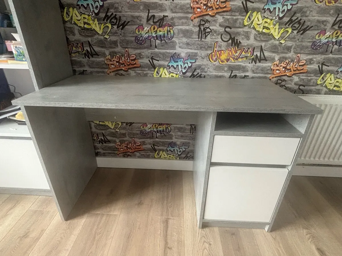 Desk - Image 3