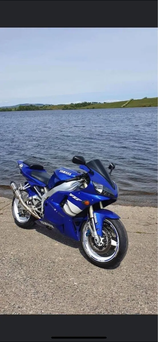 Yamaha R1 - Image 1