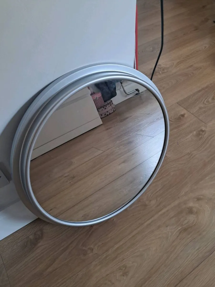 Round mirror - Image 1