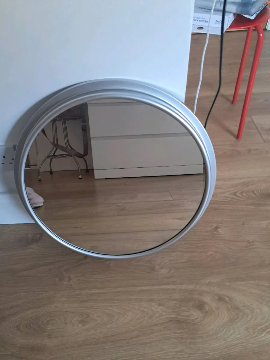 Round mirror - Image 2