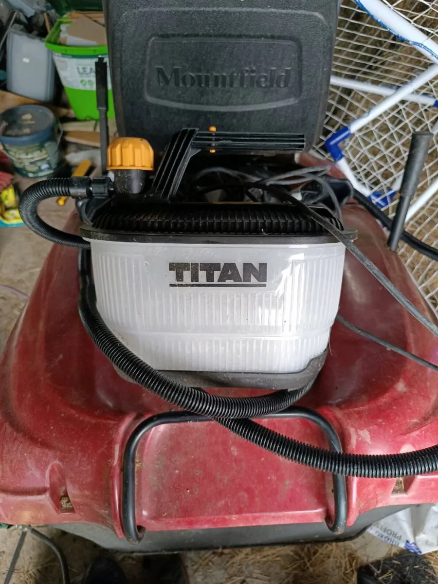 Titan wall paper stripper - Image 1