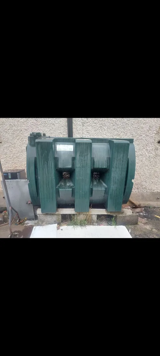Oil storage tank - Image 4