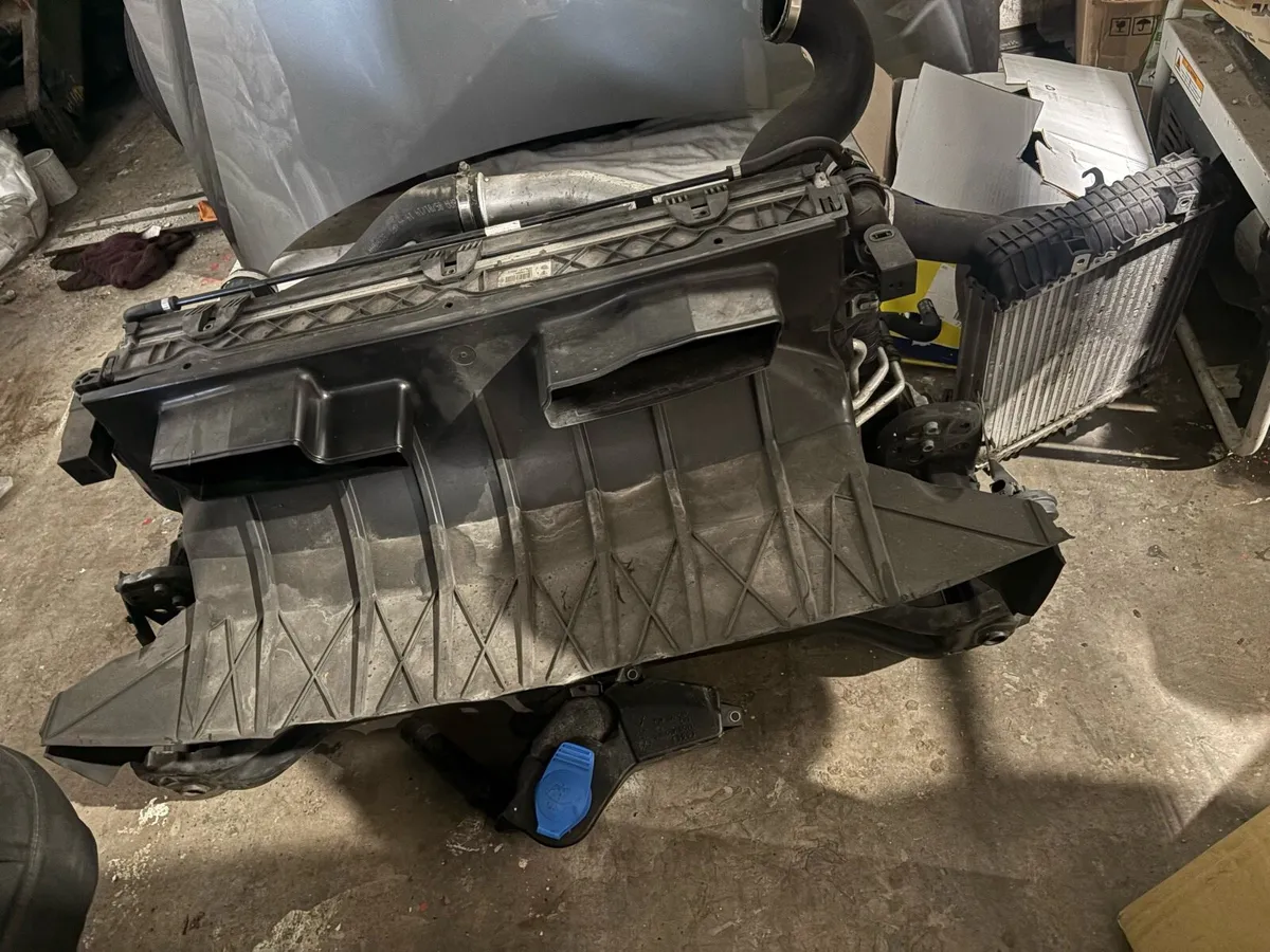 Vw Touareg 2014 complete front - Image 2