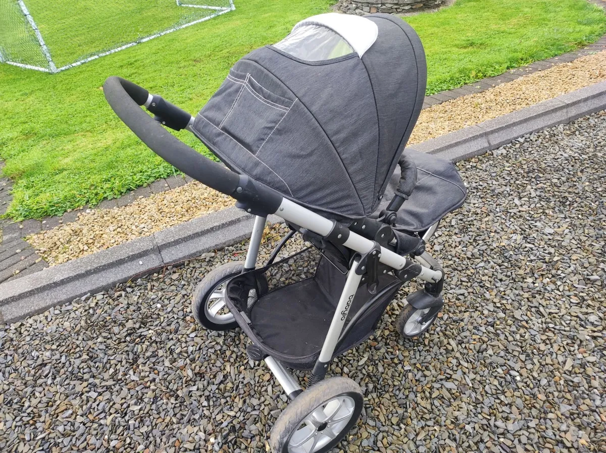 Baby buggy - Image 1