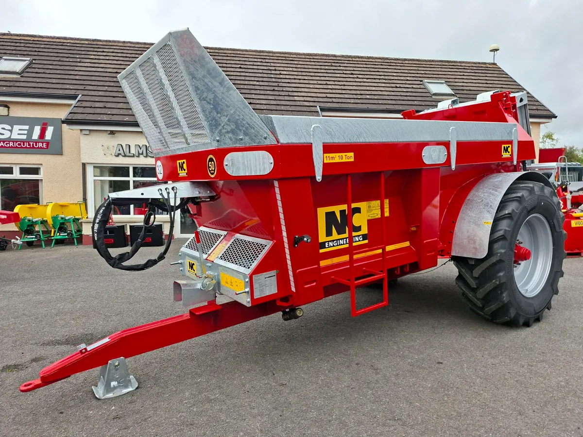 NEW NC 10 TON REAR DISCHARGE SPREADER - Image 3