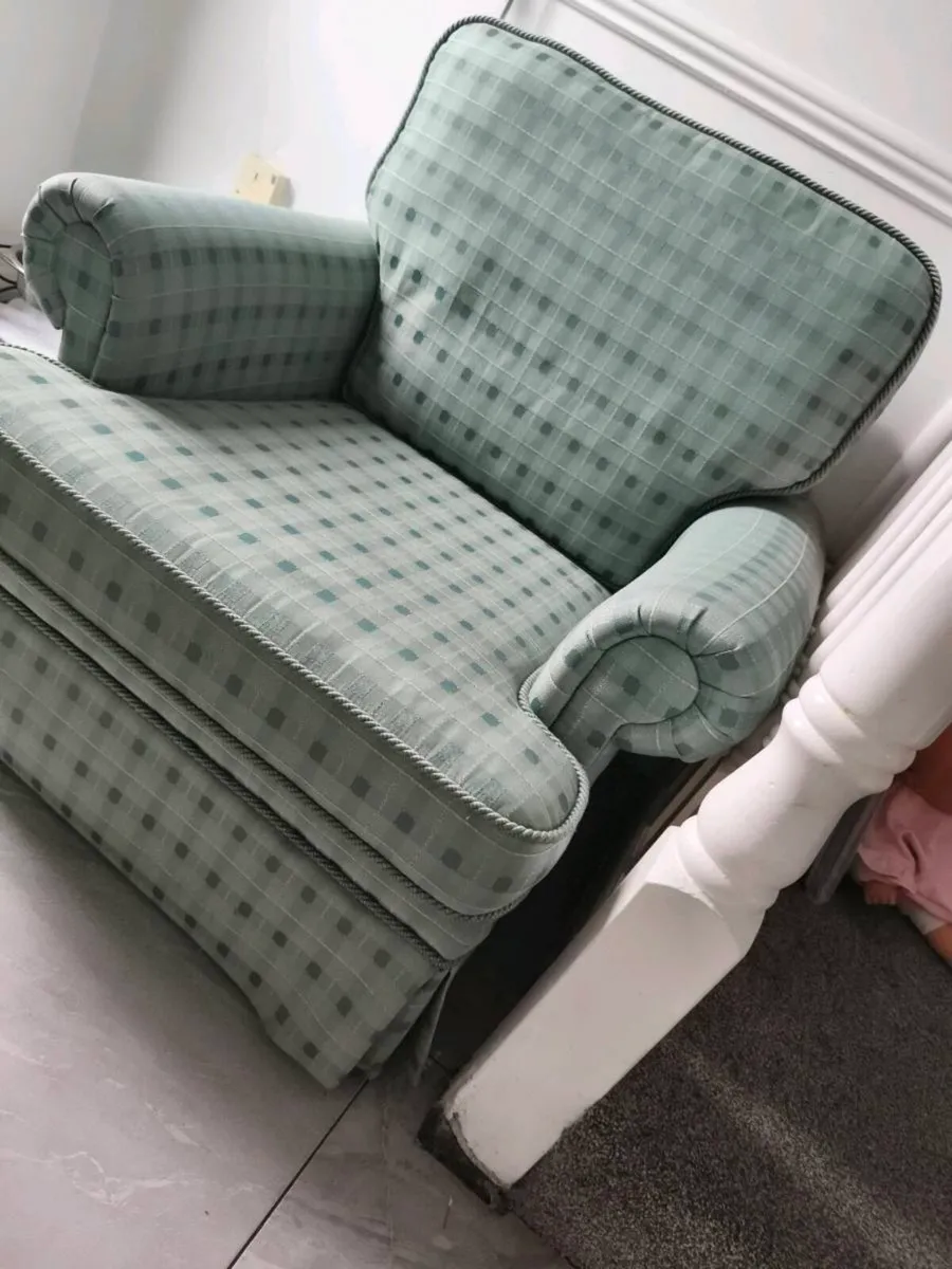 Chair - Image 4