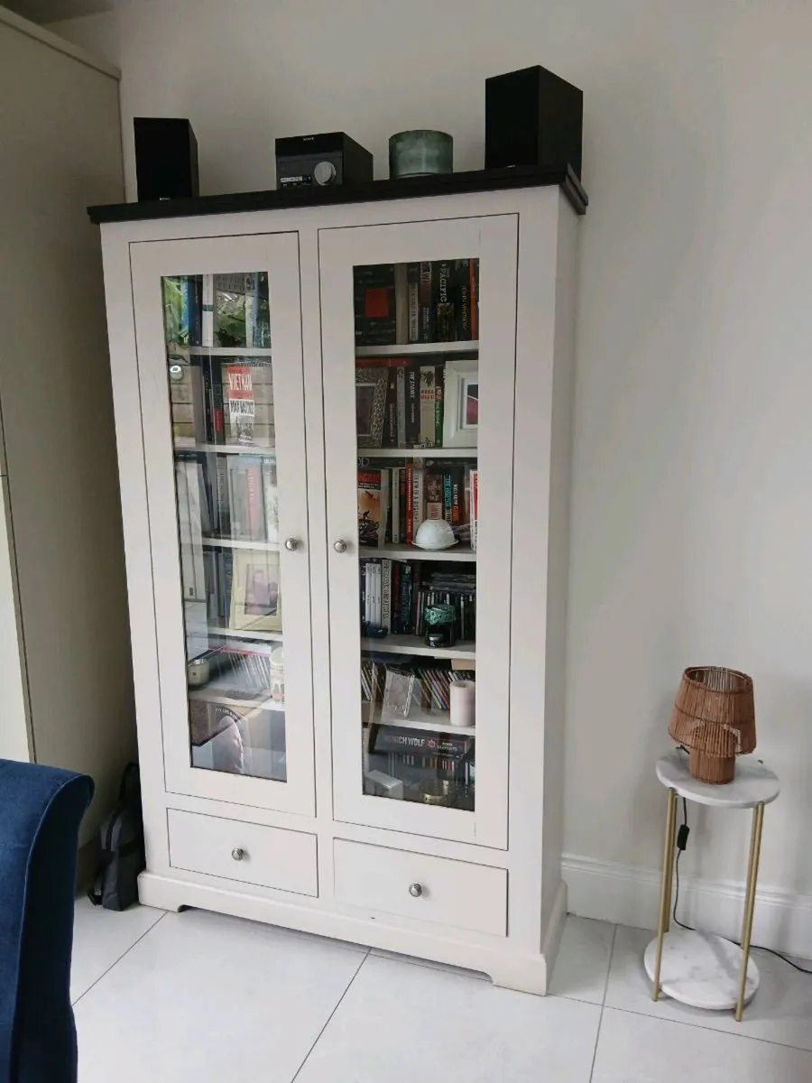 Cabinet - Image 2