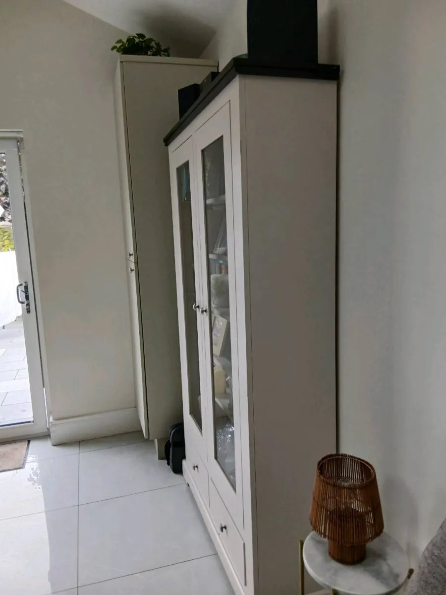 Cabinet - Image 3