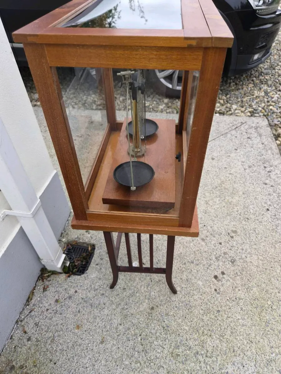 Old medicine  weighing schales - Image 4