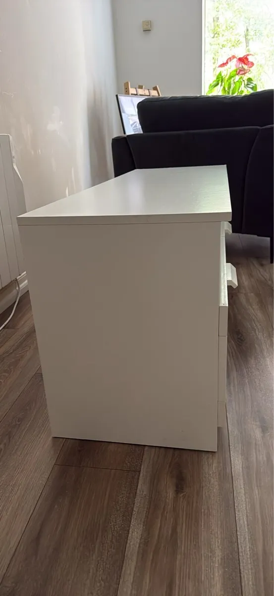 Quick sale: White TV Unit – €20 - Image 3