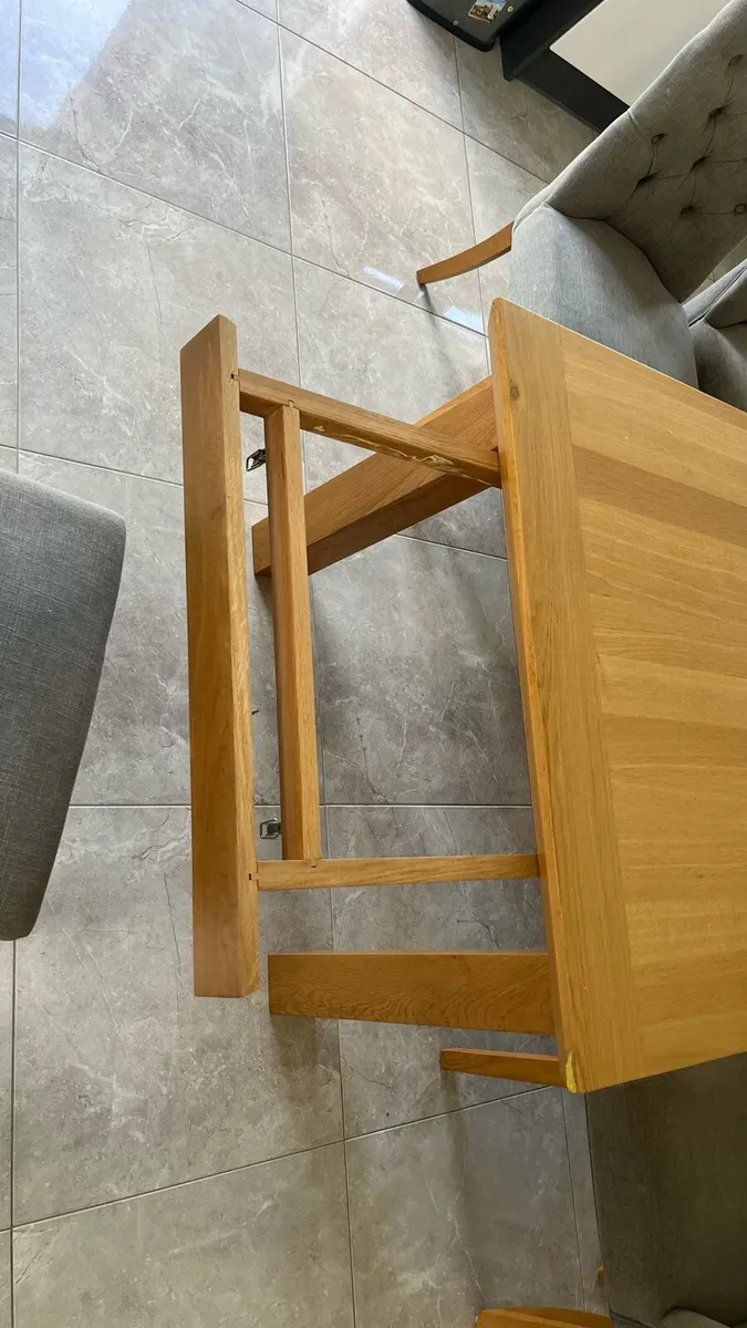 Kitchen Table- Extendable - Image 4