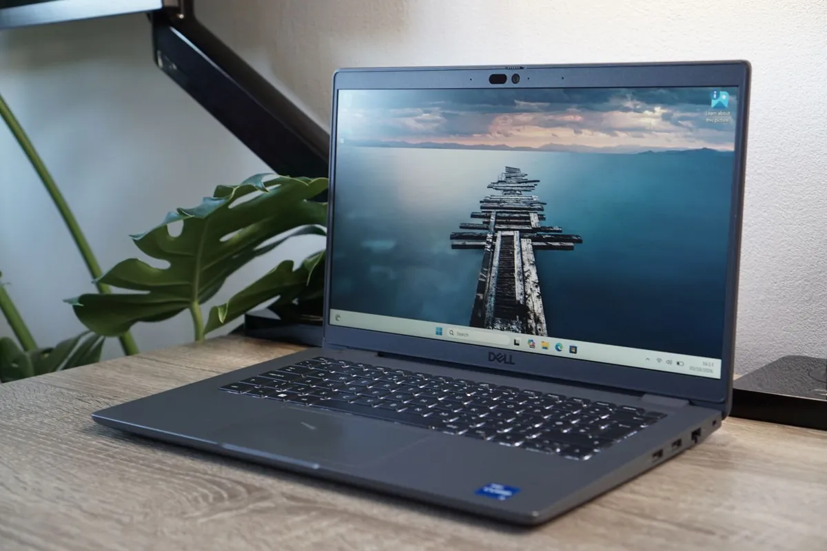 Dell Latitude 3440 | 14" FHD IR | i5-1235U | 16GB - Image 1