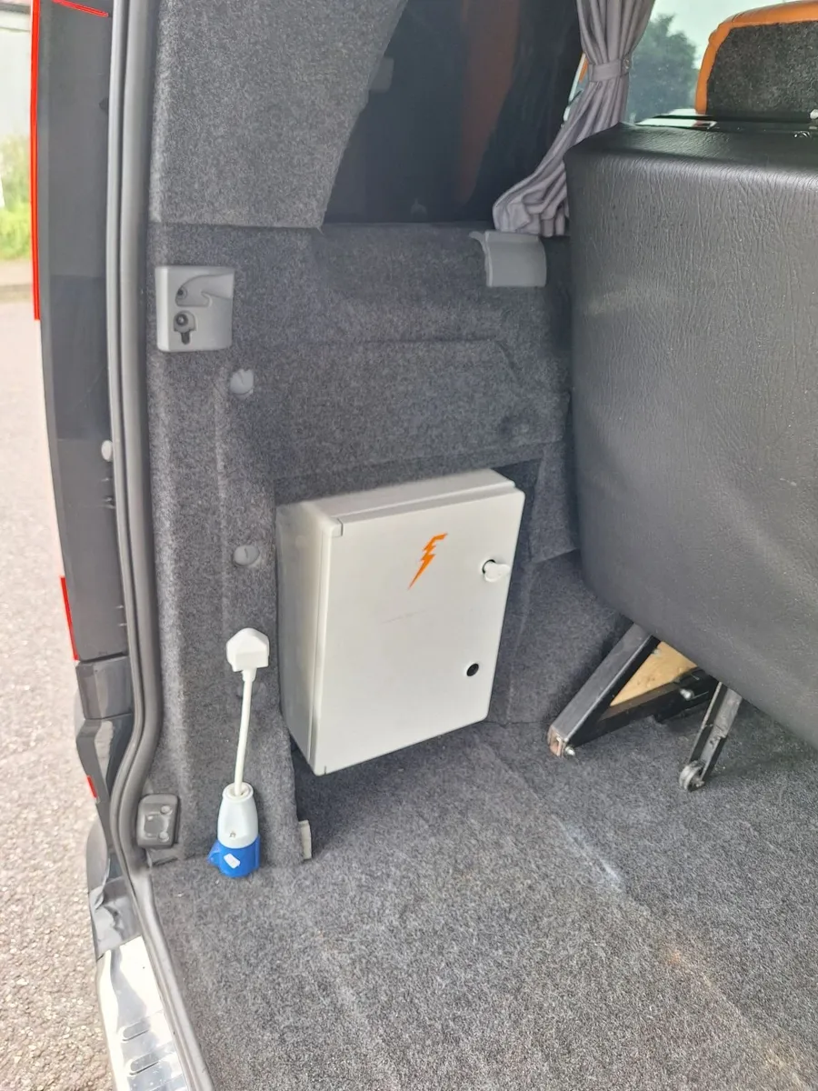 Mercedes Vito Camper - Image 3