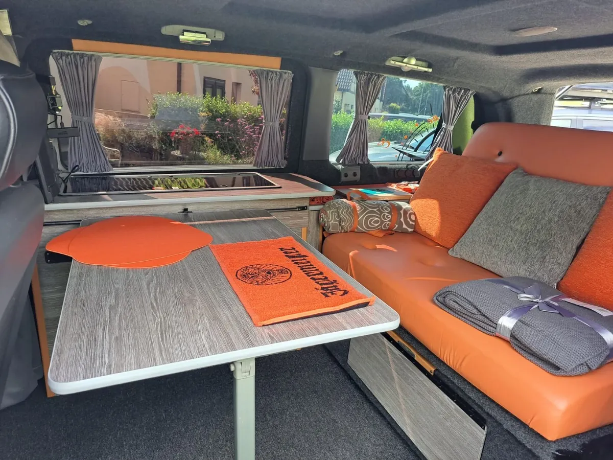 Mercedes Vito Camper - Image 2