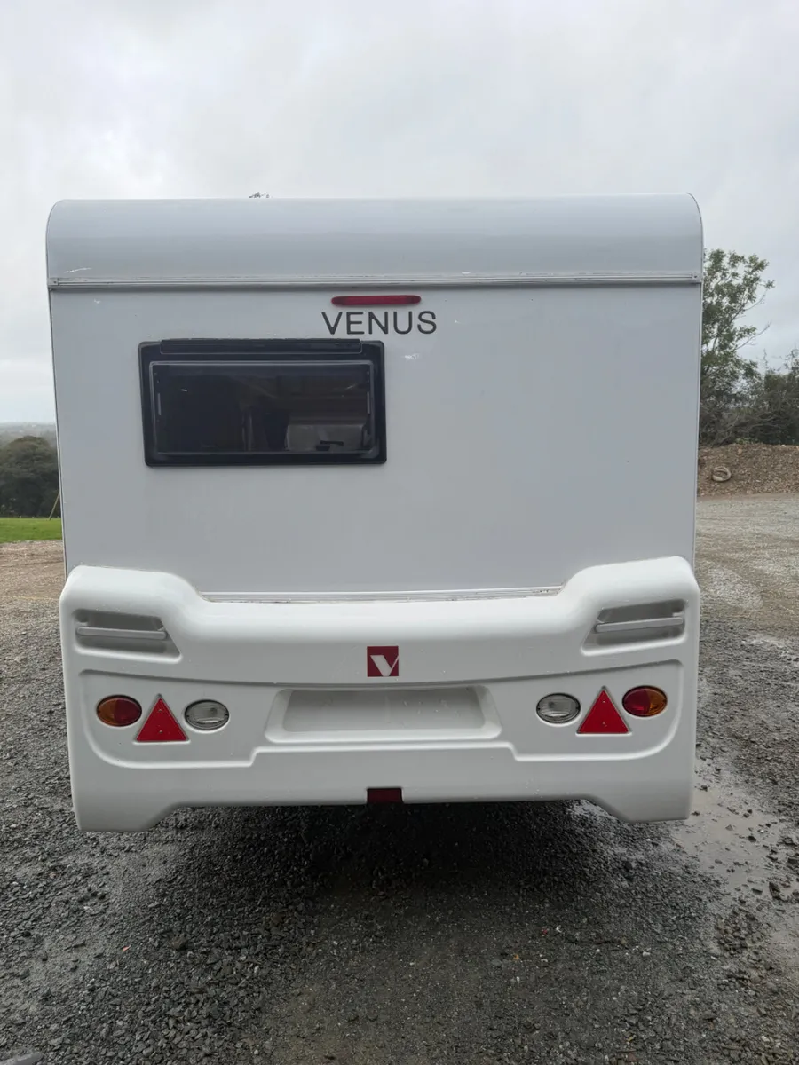 Venus 320/2 Touring Caravan – Only 763 kg - Image 3