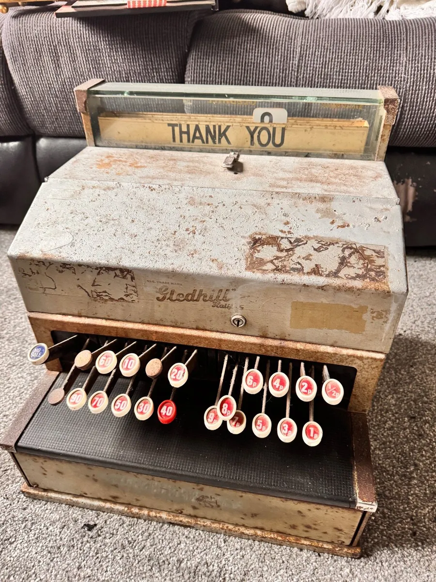 antique cash register - Image 1