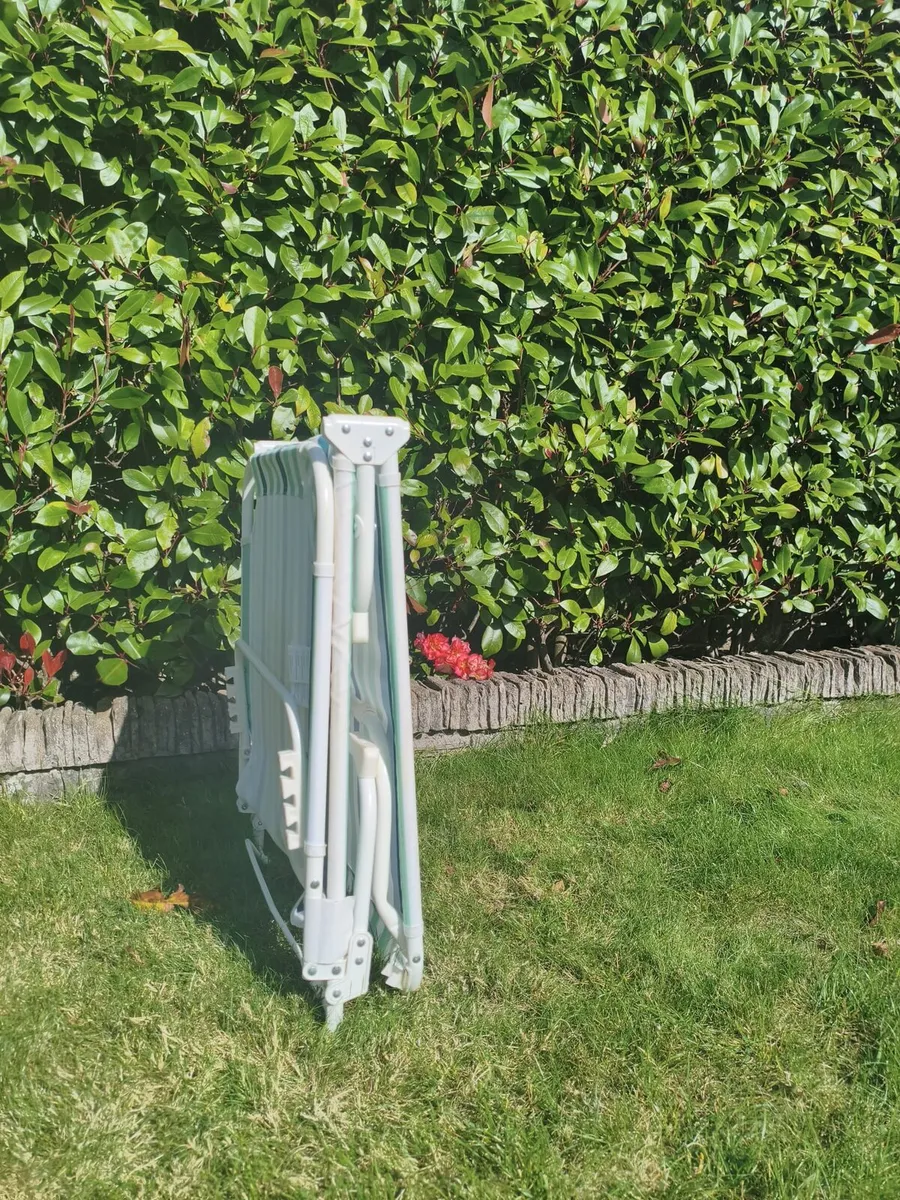 Folding Striped Sun Lounger - Image 3