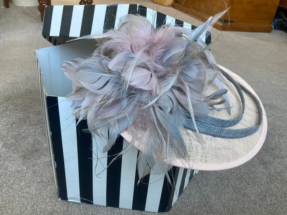 Fascinator/Hat - Dusty pink/ Silver Grey - Image 1