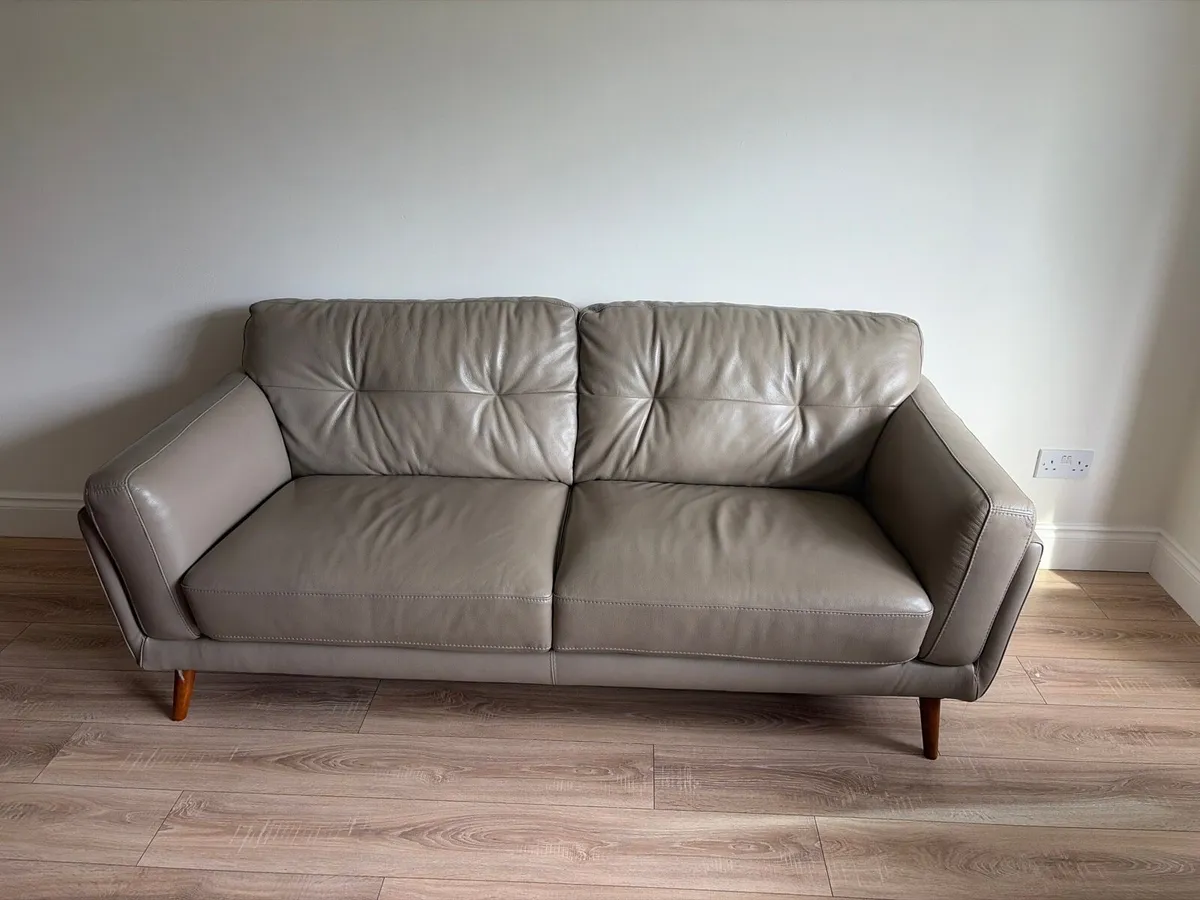 Leather couch - Image 1